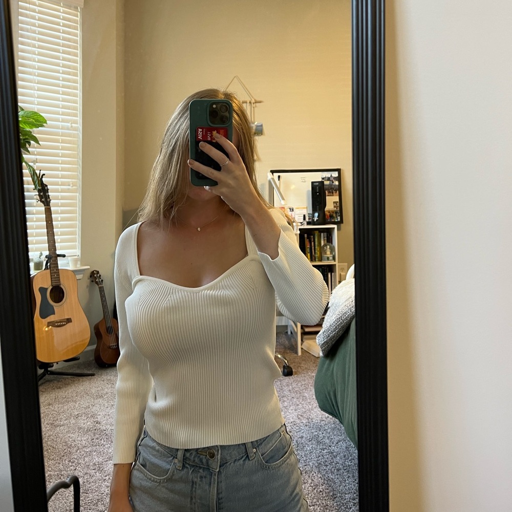 Lucy Paris small white top